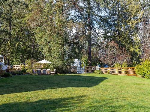 1101 Darcy Lane, Saanich, BC - Outdoor