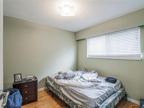 234 Bagshaw St, Parksville, BC - Indoor Photo Showing Bedroom