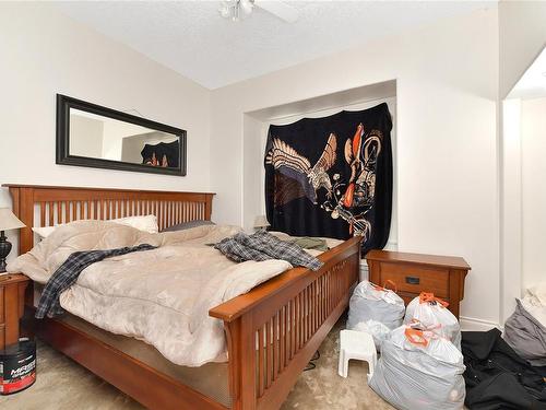 1729 Foul Bay Rd, Oak Bay, BC - Indoor Photo Showing Bedroom