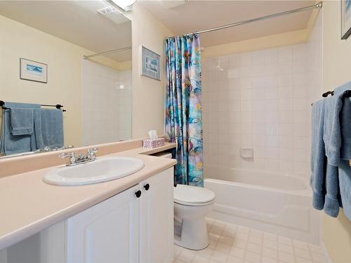 206-2349 James White Blvd, Sidney, BC - Indoor Photo Showing Bathroom