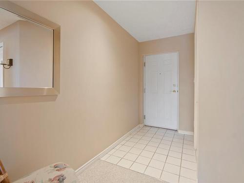 206-2349 James White Blvd, Sidney, BC - Indoor Photo Showing Other Room