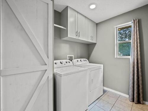 170 Jenkins Rd, Clearwater, BC - Indoor Photo Showing Laundry Room