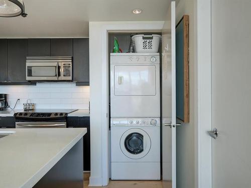 801-760 Johnson St, Victoria, BC - Indoor Photo Showing Laundry Room