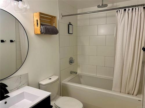 801-760 Johnson St, Victoria, BC - Indoor Photo Showing Bathroom