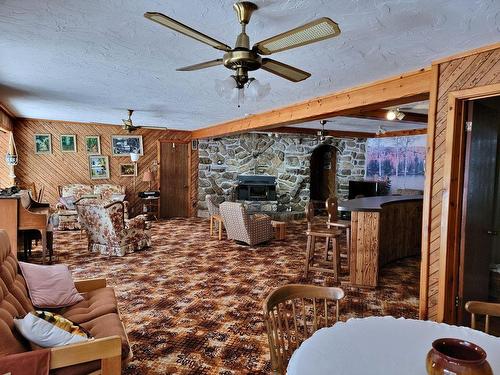 Family room - 45 Ch. De St-Michel, Brownsburg-Chatham, QC - Indoor Photo Showing Other Room With Fireplace