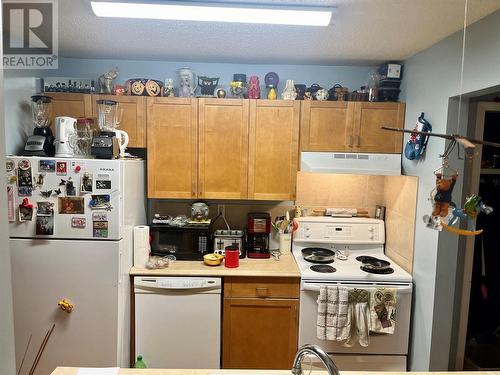 402 Howard Avenue Unit# 9, Enderby, BC - Indoor Photo Showing Kitchen