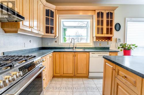 229 Baker Avenue, Richmond Hill, ON - Indoor Photo Showing Kitchen With Double Sink