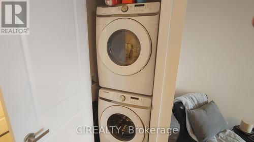802 - 9075 Jane Street, Vaughan, ON - Indoor Photo Showing Laundry Room