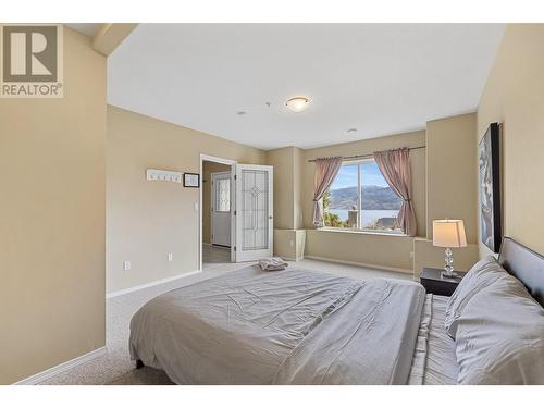 5226 Sutherland Road, Peachland, BC - Indoor Photo Showing Bedroom