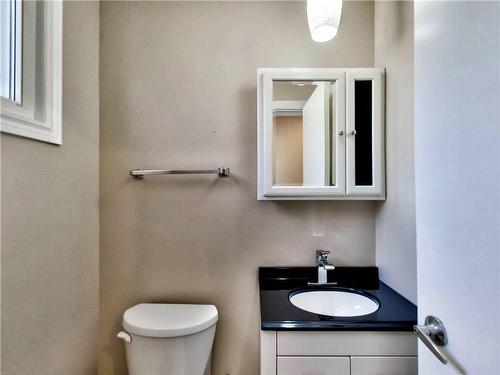 100 Quigley Road|Unit #141, Hamilton, ON - Indoor Photo Showing Bathroom