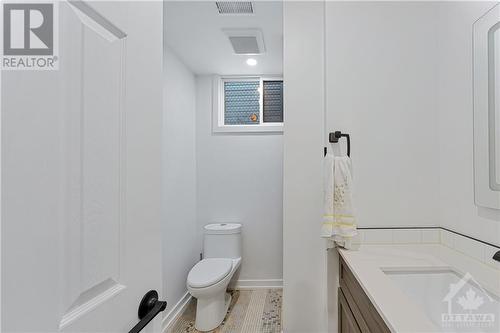 2084 Maywood Street, Ottawa, ON - Indoor Photo Showing Bathroom