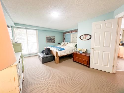 1112 - 205 Third Avenue, Invermere, BC - Indoor Photo Showing Bedroom
