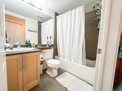 1112 - 205 Third Avenue, Invermere, BC - Indoor Photo Showing Bathroom