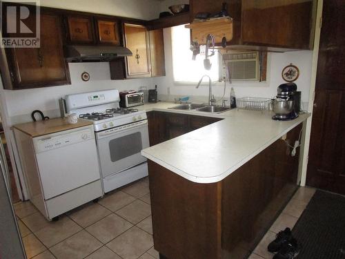 475 Balsam Street, 100 Mile House, BC - Indoor Photo Showing Kitchen With Double Sink