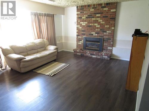 475 Balsam Street, 100 Mile House, BC - Indoor Photo Showing Living Room With Fireplace