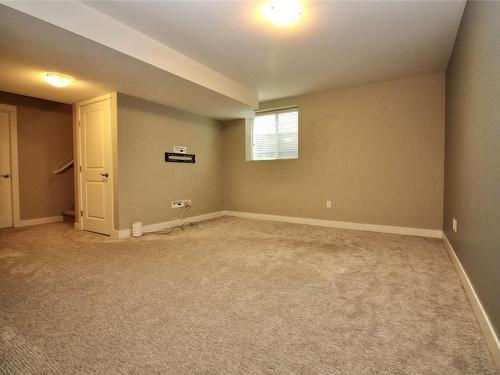 2012 Elkridge Drive, West Kelowna, BC - Indoor Photo Showing Other Room