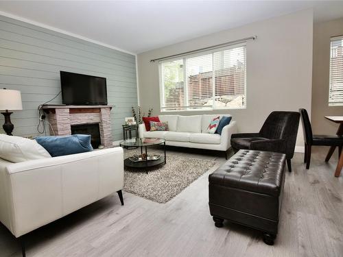 2012 Elkridge Drive, West Kelowna, BC - Indoor Photo Showing Living Room With Fireplace