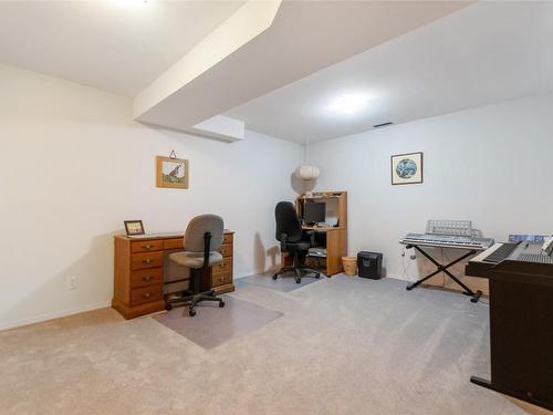 105-1634 Carmi Avenue, Penticton, BC - Indoor