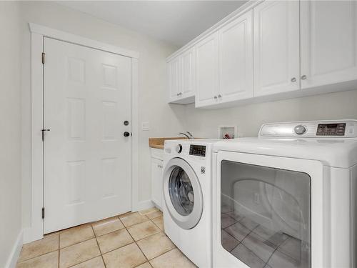 3391 Merlot Way, West Kelowna, BC - Indoor Photo Showing Laundry Room