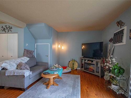 21-2250 Baskin Street, Penticton, BC - Indoor Photo Showing Living Room