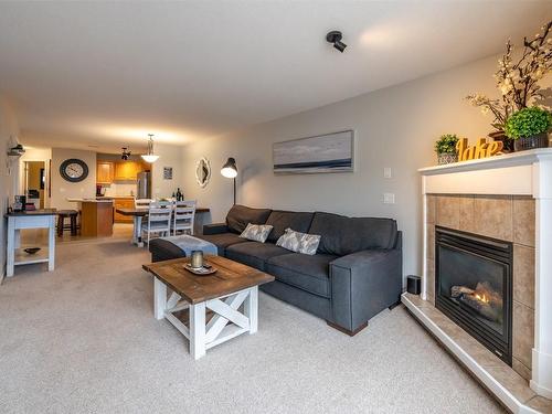 302-850 Railway Lane, Okanagan Falls, BC - Indoor Photo Showing Kitchen With Double Sink