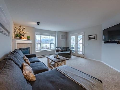 302-850 Railway Lane, Okanagan Falls, BC - Indoor Photo Showing Living Room With Fireplace