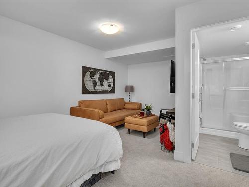 7-720 Valley Road, Kelowna, BC - Indoor Photo Showing Bedroom
