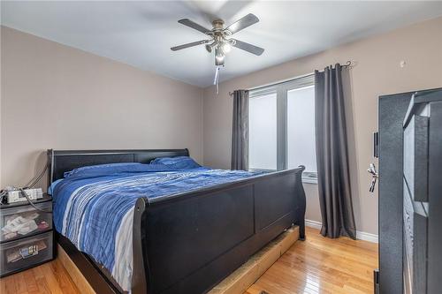 4539 Ontario Street, Beamsville, ON - Indoor Photo Showing Bedroom