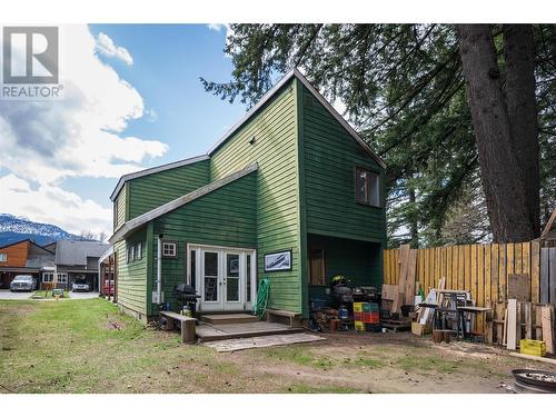 140 Greely Crescent, Revelstoke, BC - Outdoor