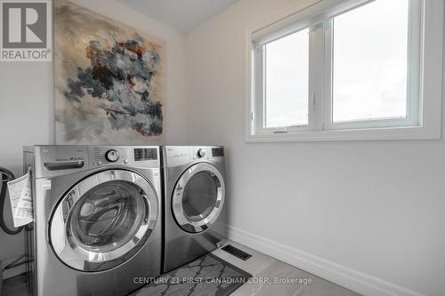 20 Nicholson St, Lucan Biddulph, ON - Indoor Photo Showing Laundry Room