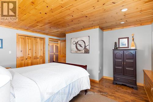 54 William St, Northern Bruce Peninsula, ON - Indoor Photo Showing Bedroom