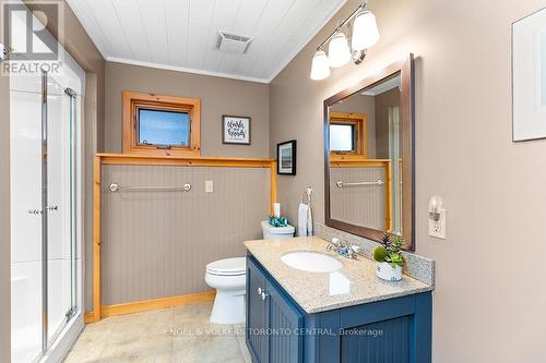 54 William Street, Northern Bruce Peninsula, ON - Indoor Photo Showing Bathroom