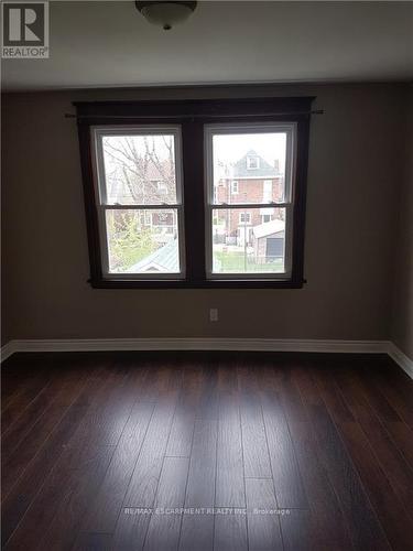 100 Belmont Ave, Hamilton, ON - Indoor Photo Showing Other Room