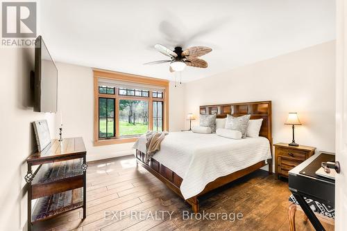 617 Chapin Parkway, Fort Erie, ON - Indoor Photo Showing Bedroom
