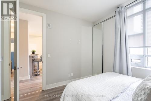 #402 -150 Main St W, Hamilton, ON - Indoor Photo Showing Bedroom