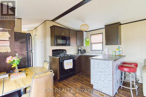 #514 -1501 Line 8 Rd, Niagara-On-The-Lake, ON - Indoor Photo Showing Kitchen