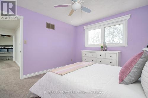 4266 Golden Orchard Dr, Mississauga, ON - Indoor Photo Showing Bedroom