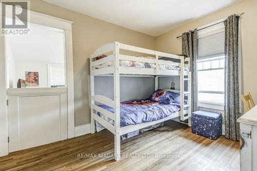 16 Lisgar St, St. Catharines, ON - Indoor Photo Showing Bedroom
