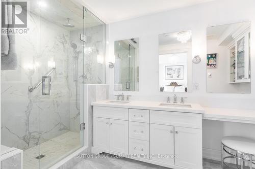 #404 -2060 Lakeshore Rd, Burlington, ON - Indoor Photo Showing Bathroom
