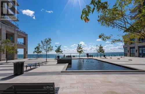 #404 -2060 Lakeshore Rd, Burlington, ON - Outdoor With View