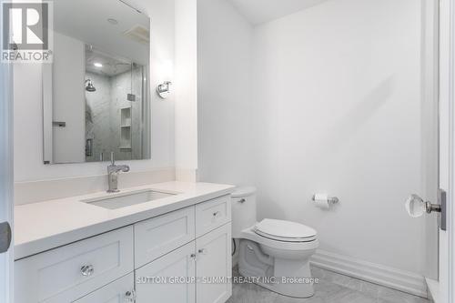 404 - 2060 Lakeshore Road, Burlington, ON - Indoor Photo Showing Bathroom