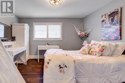 16 Ridgehill Dr, Brampton, ON - Indoor Photo Showing Bedroom