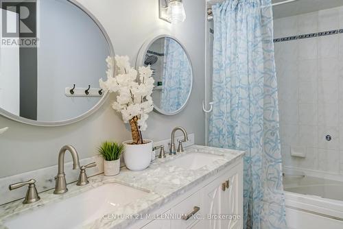 16 Ridgehill Dr, Brampton, ON - Indoor Photo Showing Bathroom