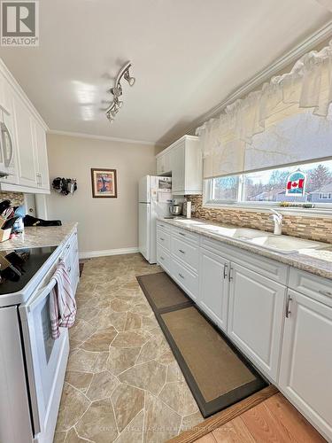 84 Sprucedale Street, Highlands East, ON - Indoor Photo Showing Kitchen