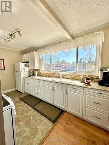 84 Sprucedale Street, Highlands East, ON - Indoor Photo Showing Kitchen