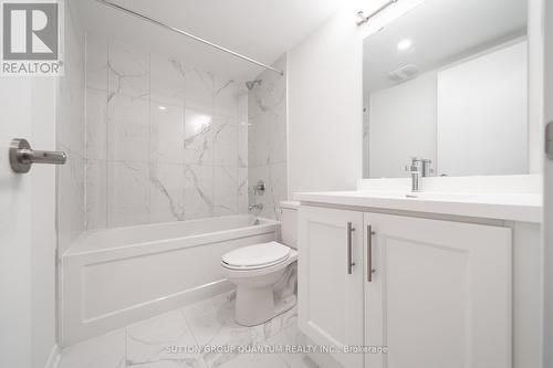 84 - 39 Honeycrisp Crescent, Vaughan, ON - Indoor Photo Showing Bathroom