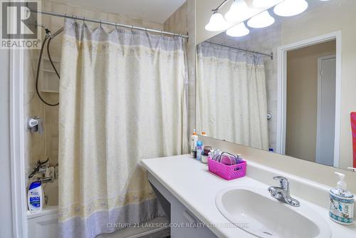 U 6 51 Laguna Pkwy, Ramara, ON - Indoor Photo Showing Bathroom