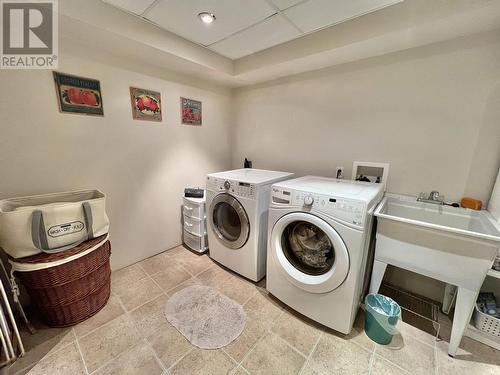 3467 Dale Lake Road, Quesnel, BC - Indoor Photo Showing Laundry Room