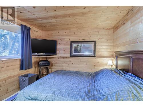 6299 Mulligan Drive, Horse Lake, BC - Indoor Photo Showing Bedroom