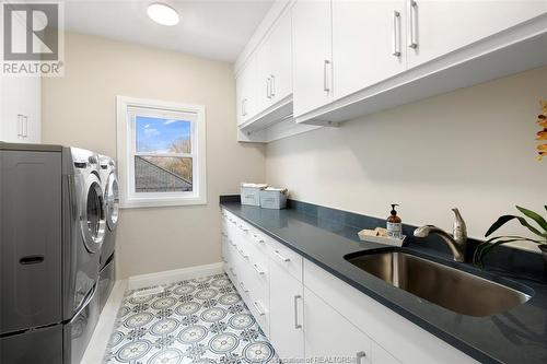 1696 Caille Avenue, Lakeshore, ON - Indoor Photo Showing Laundry Room